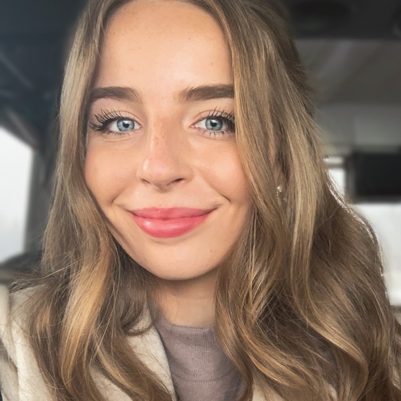 Meet your Posher, Ashley - Picture 1 of 1